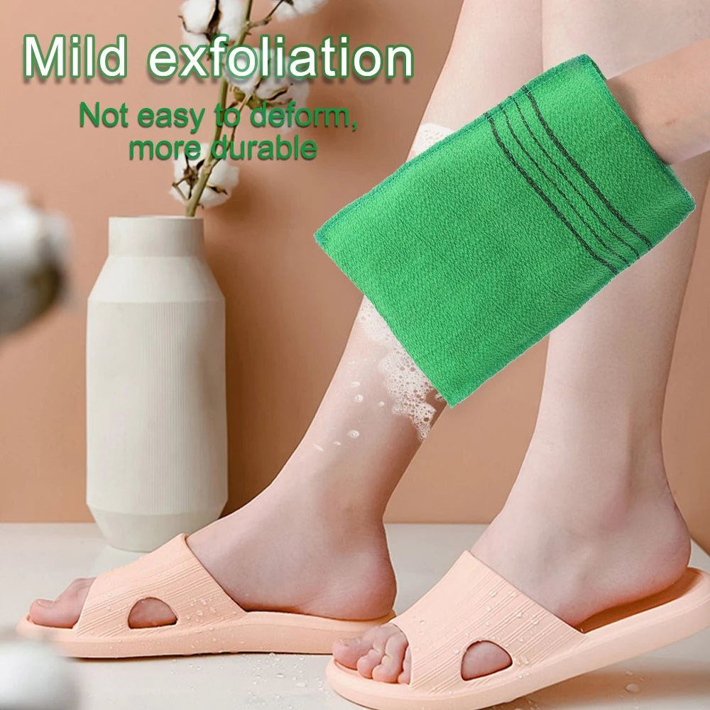 Exfoliating glove for strawberry skin