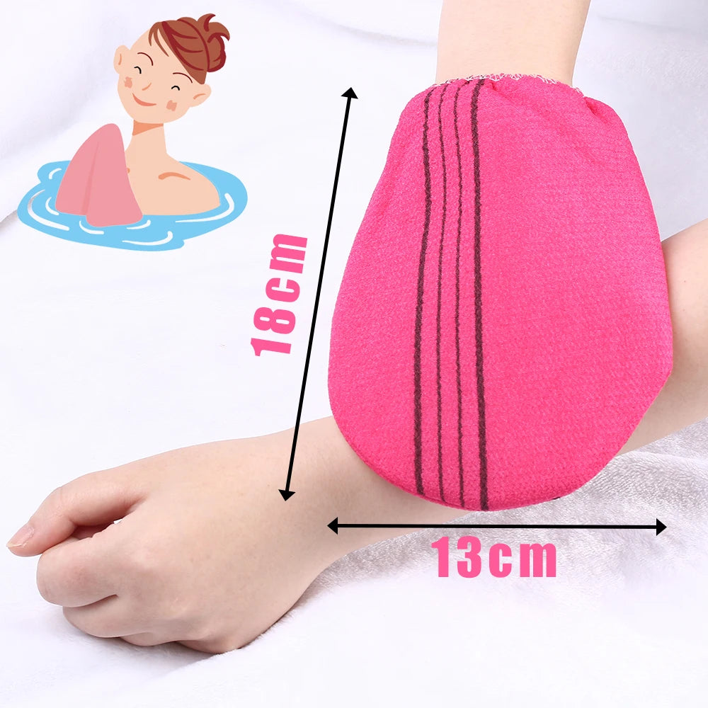 Exfoliating mitt set detail