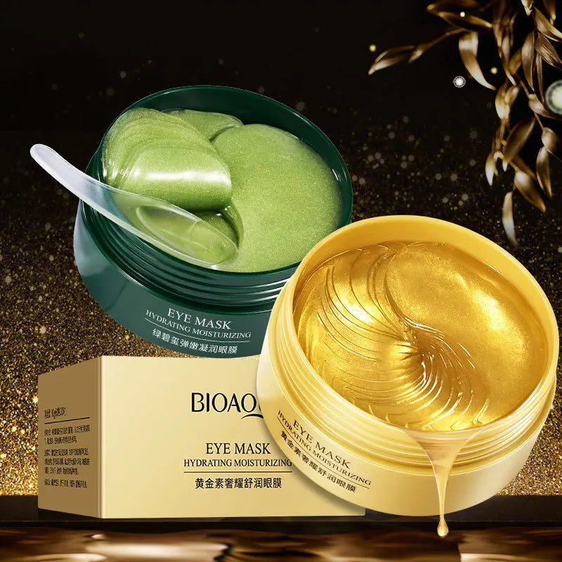 Under-eye hydrogel patches in the kit